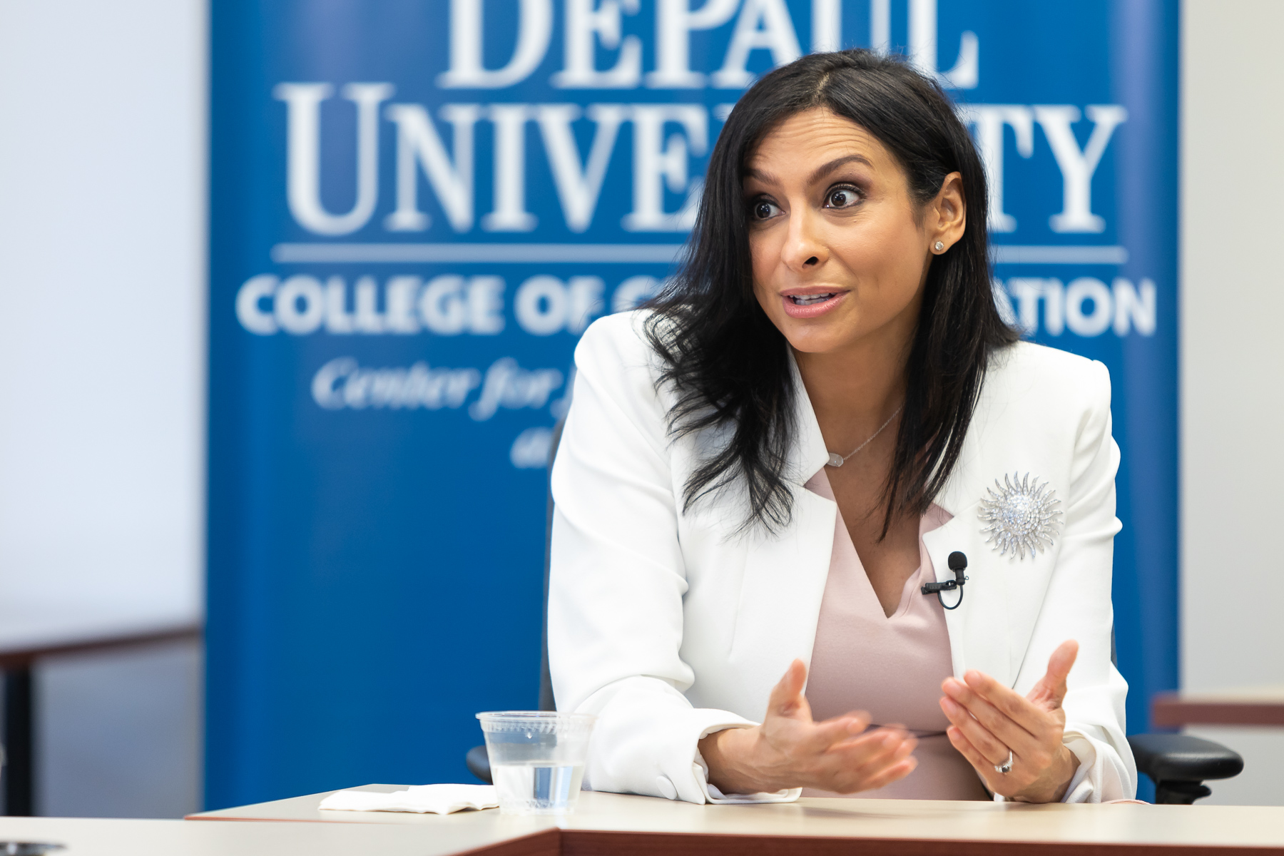 Lourdes Duarte, an investigative reporter and co-anchor for WGN News and a DePaul alumna, shares her professional experience with College of Communication journalism students. (DePaul University/Jeff Carrion)